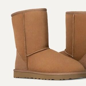 UGG Tan Classic Short II Boots M7 Chestnut like new Australia size 7 authentic